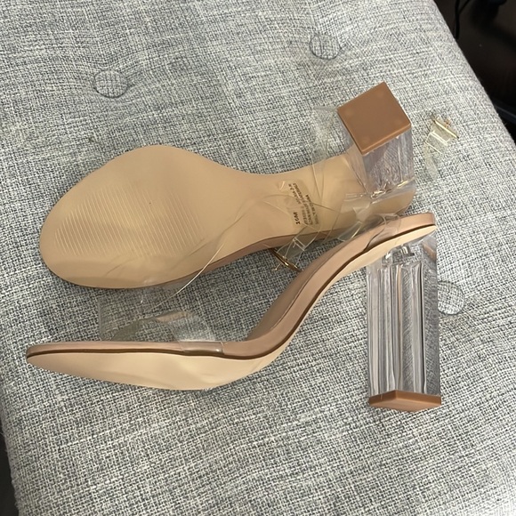 Sexy Clear strappy block heels - Picture 3 of 3